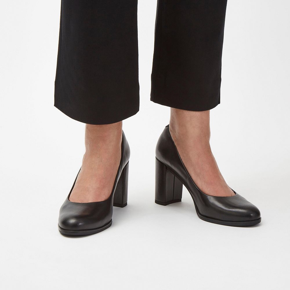 Black Leather Clarks Freva 85 Court Women Pumps | 9328XLKSV