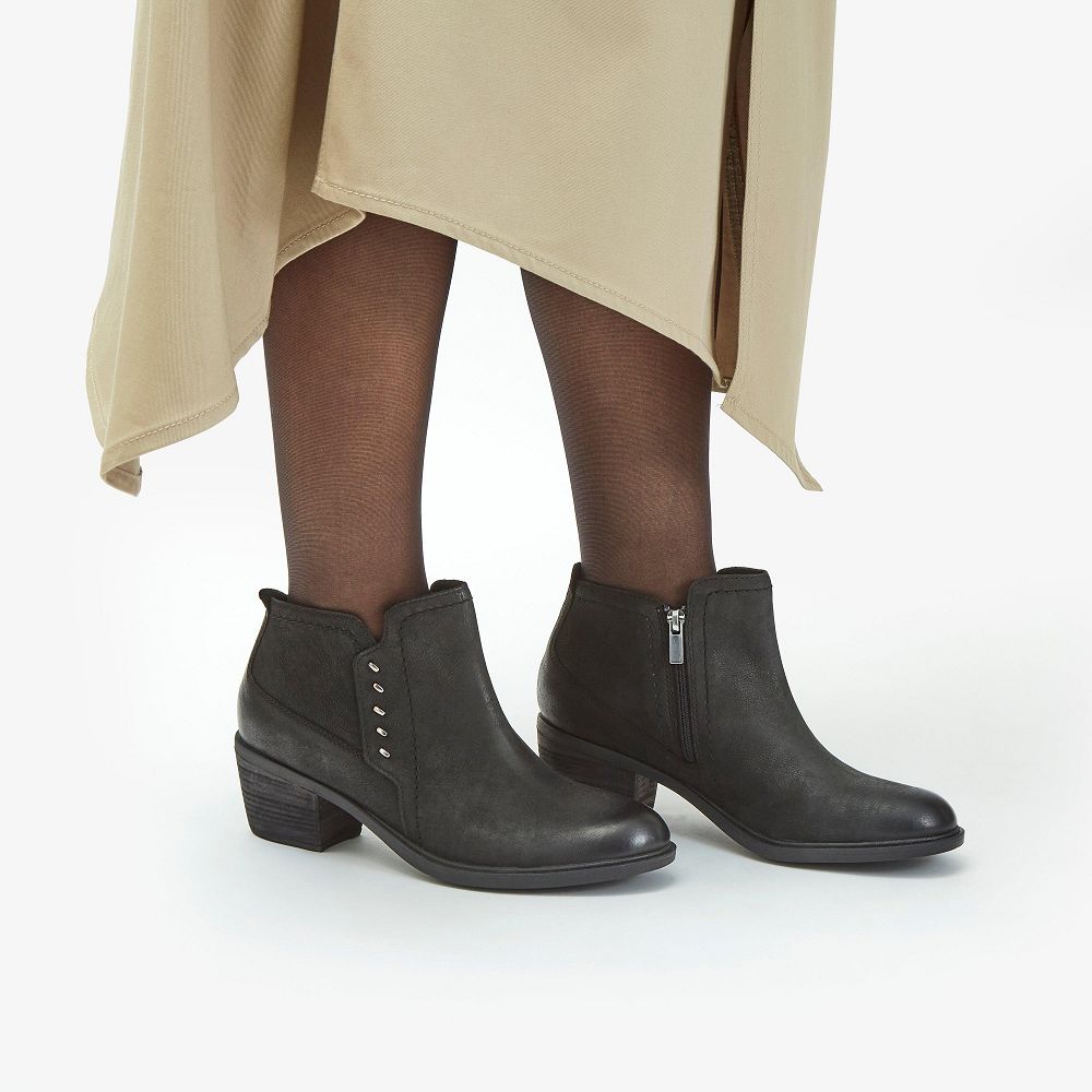 Black Leather Clarks Neva Lo Women Boots | 7052HMVBR