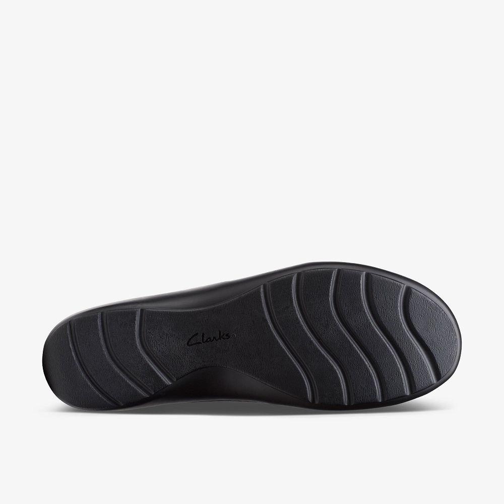 Black Tumbled Clarks Cora Poppy Women Slip-Ons | 7402RJAES