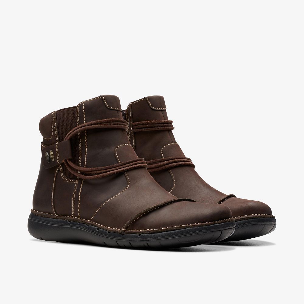 Dark Brown Leather Clarks Un Loop Up Men Boots | 8635XAPHS