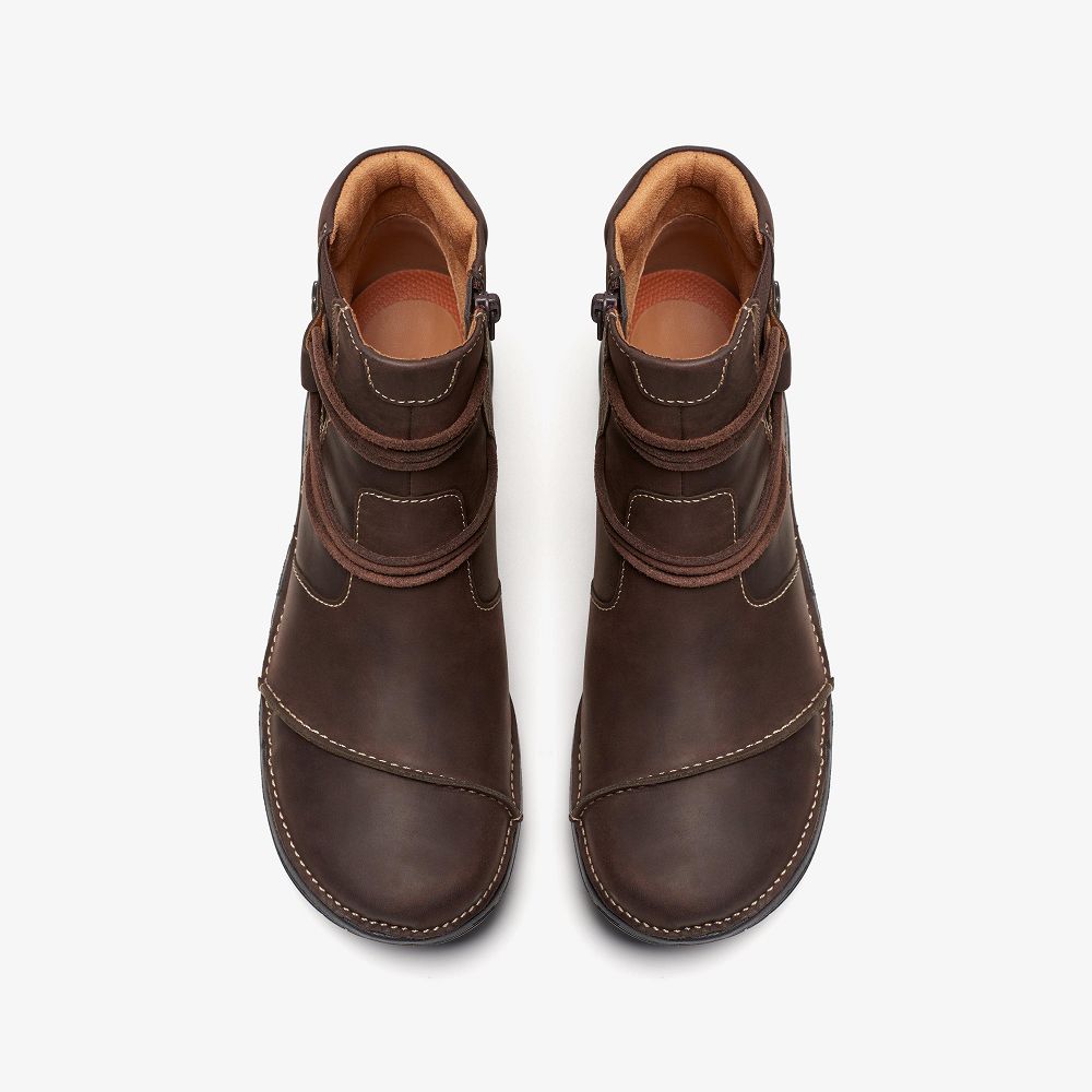 Dark Brown Leather Clarks Un Loop Up Men Boots | 8635XAPHS