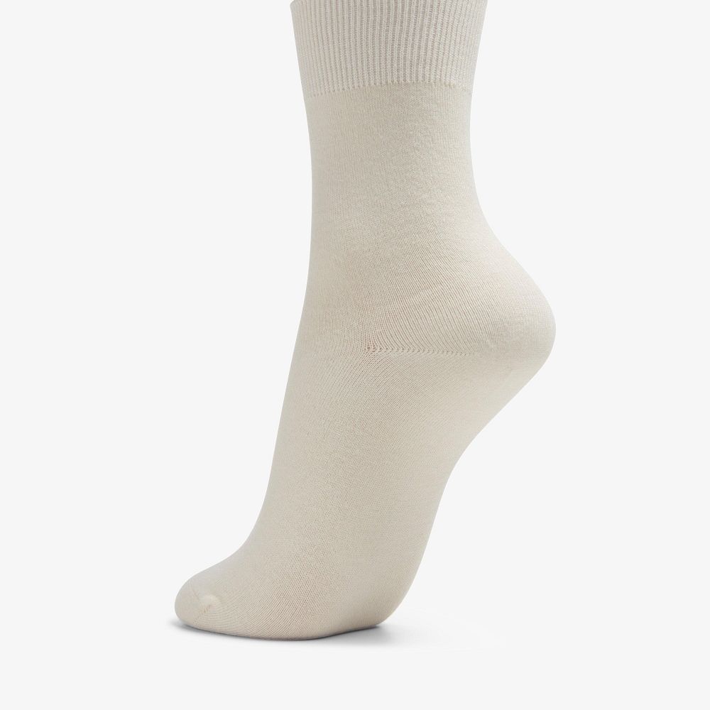 Ivory Clarks Solid Dress Crew Women Socks | 6340IMVGS