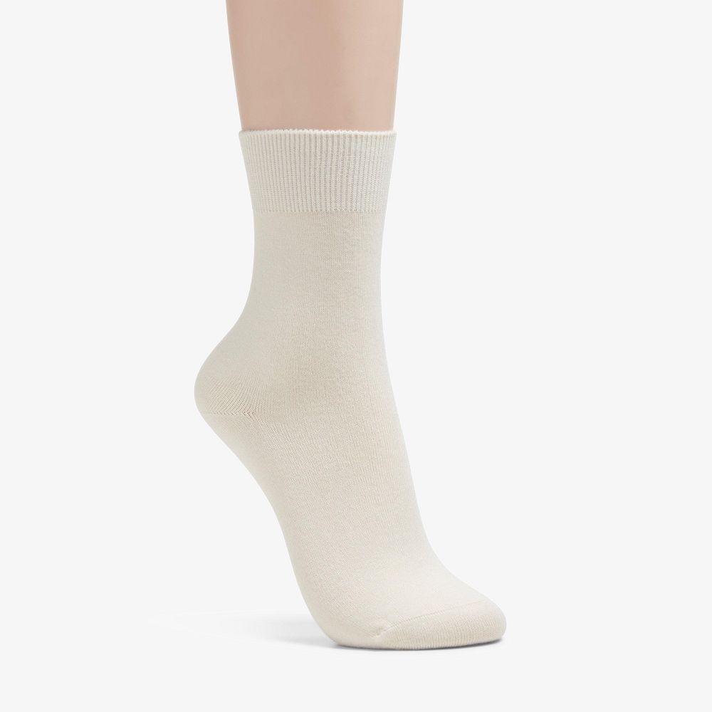 Ivory Clarks Solid Dress Crew Women Socks | 6340IMVGS