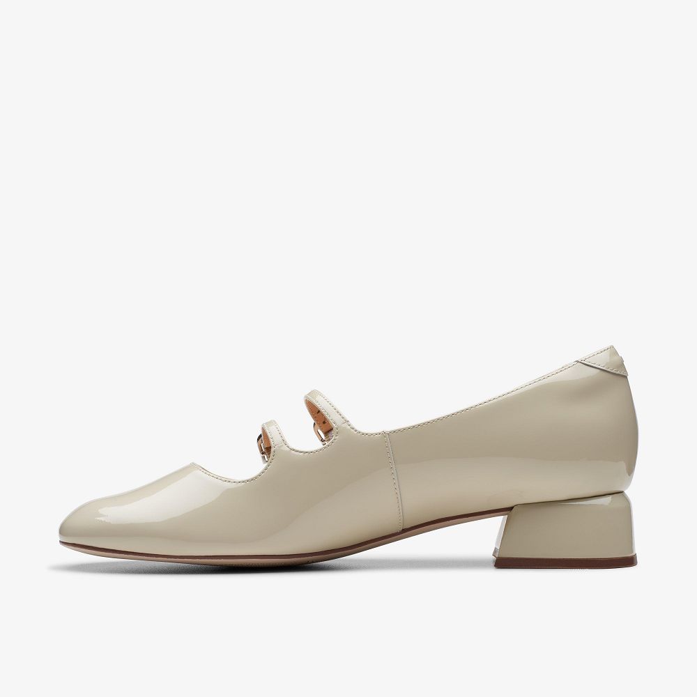 Ivory Patent Clarks Daiss 30 Shine Women Mary Janes | 7605XGECJ