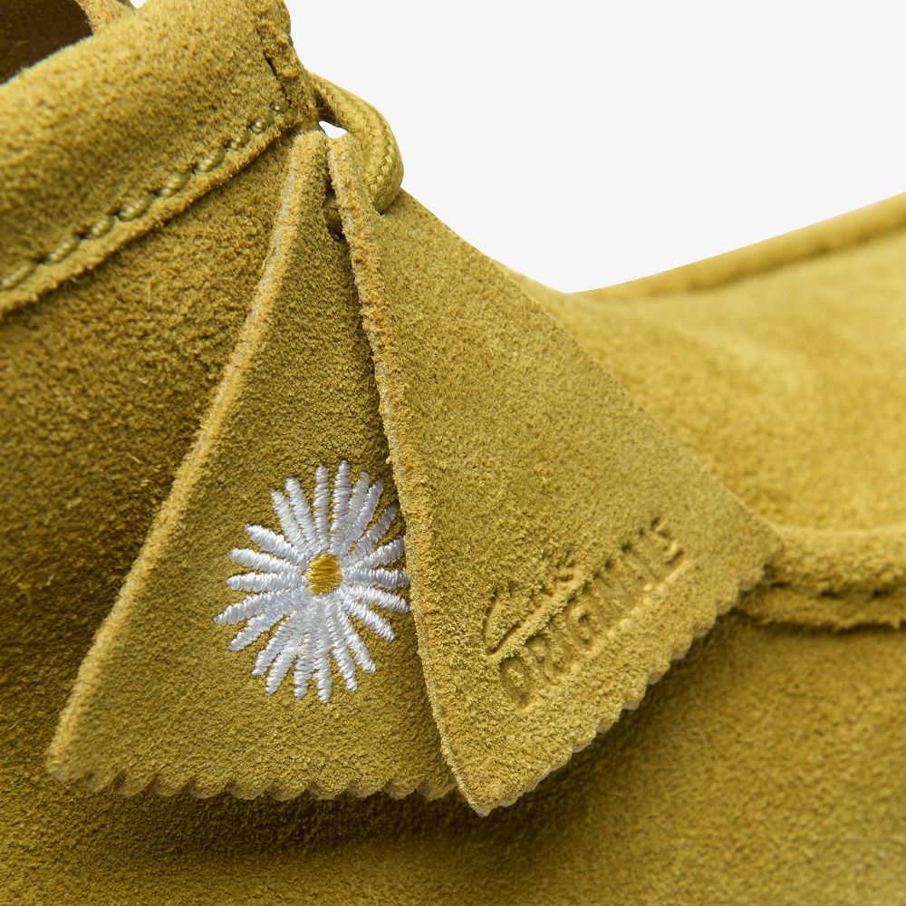 Olive Suede Clarks Wallabee Men Boots | 4803KPMCZ