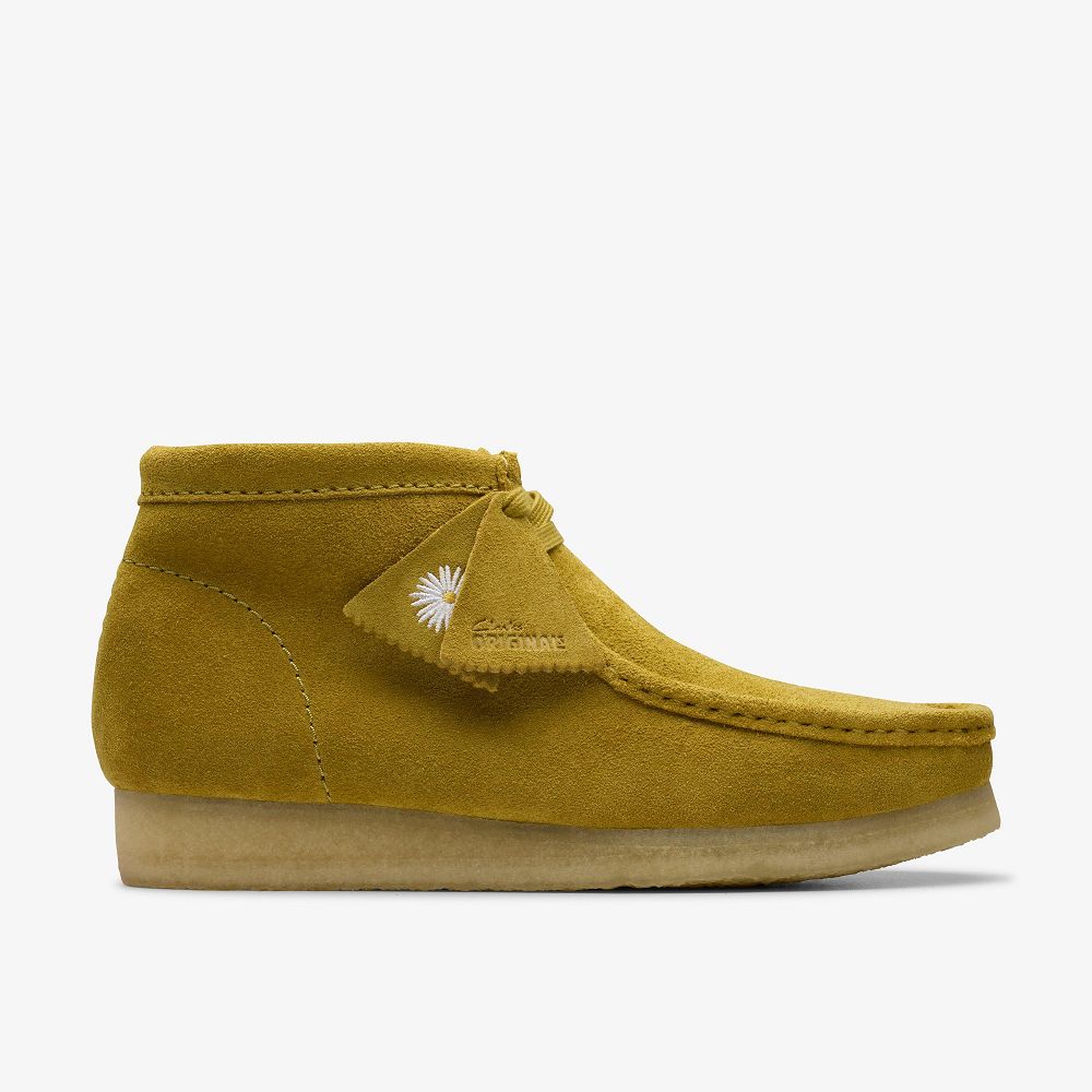 Olive Suede Clarks Wallabee Men Boots | 4803KPMCZ