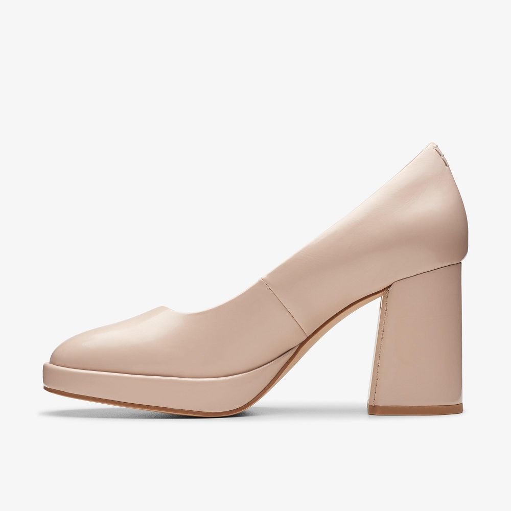 Sand Patent Clarks Zoya 85 Court Women Pumps | 1623BOSKR