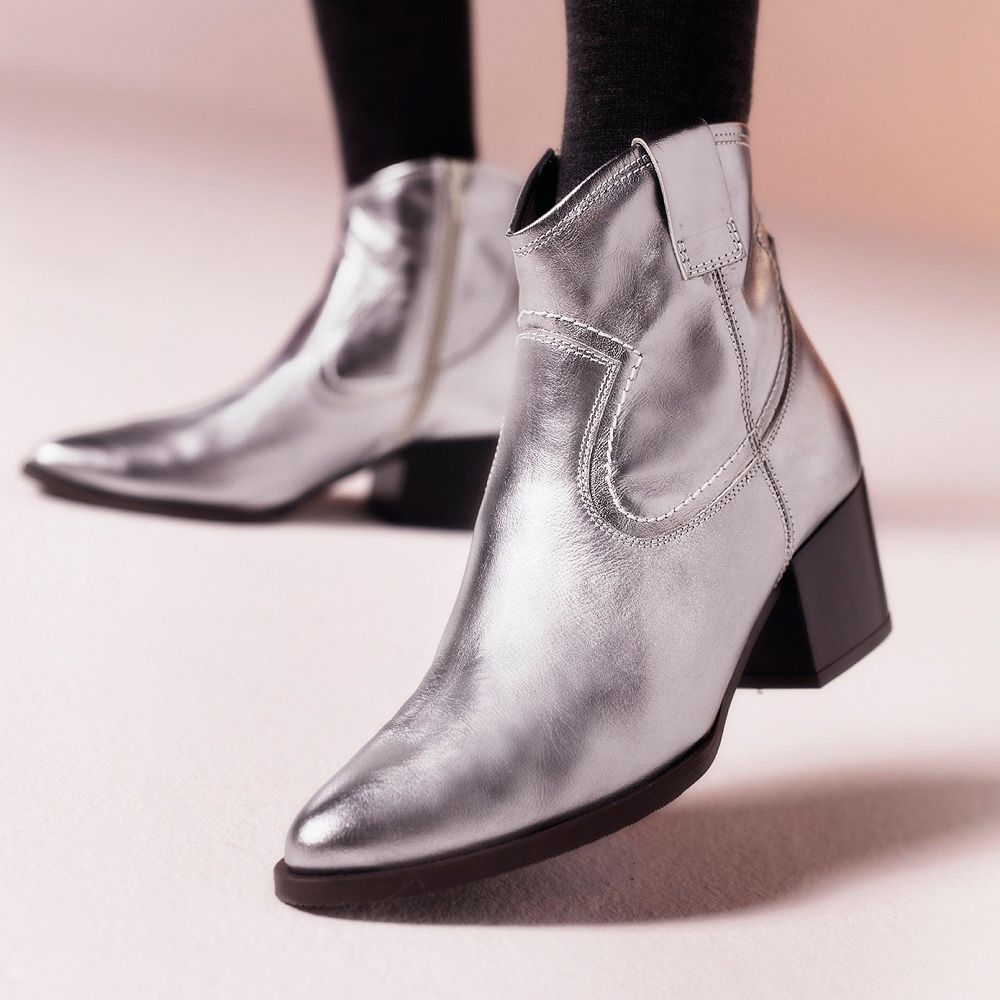 Silver Leather Clarks Elder Rae Women Boots | 9870XCWNB