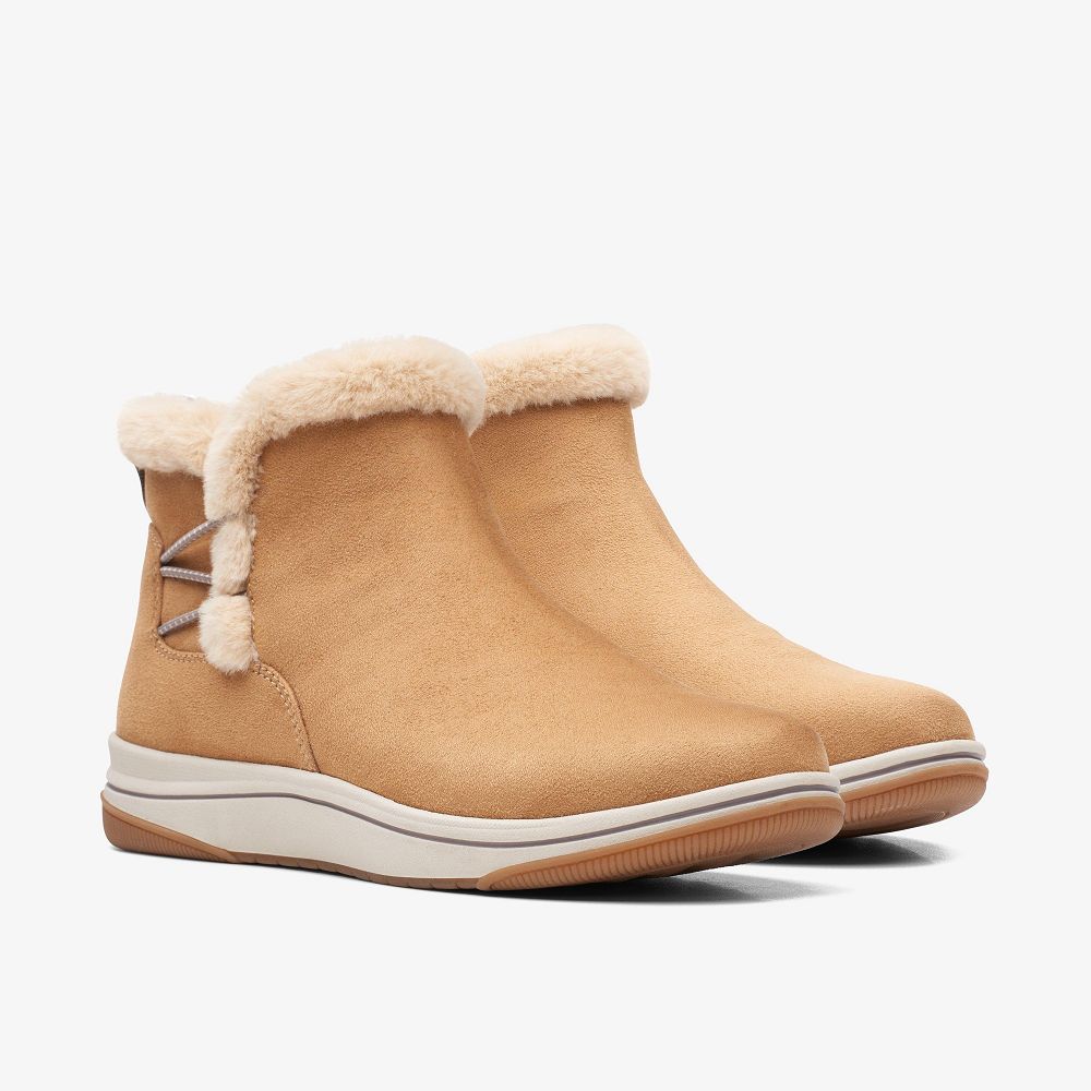 Tan Clarks Breeze Fur Women Boots | 0167KIDJY