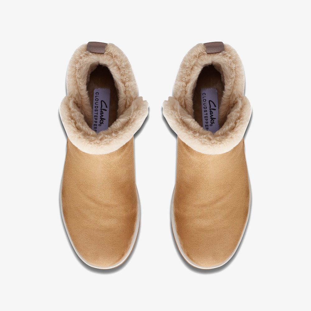 Tan Clarks Breeze Fur Women Boots | 0167KIDJY