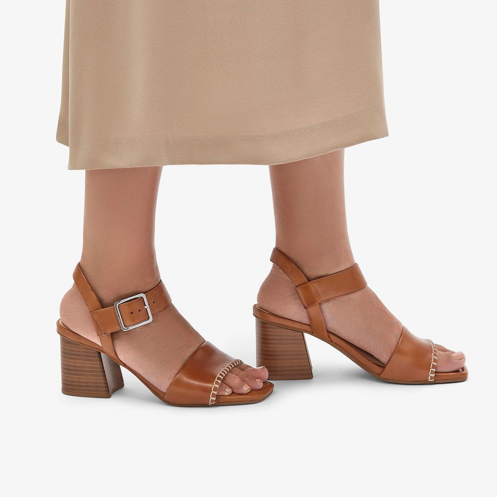 Tan Leather Clarks Siara 65 Buckle Women Sandals | 1806TEONP